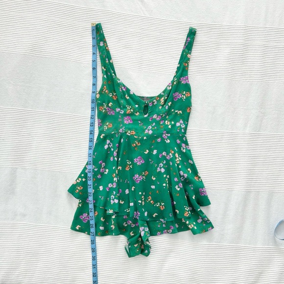 Urban Outfitters Cassie Cutout Romper - Picture 15 of 16